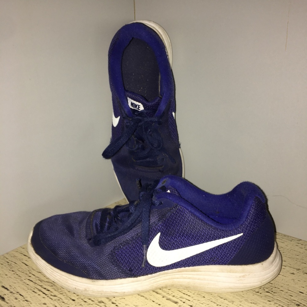 NIKE-REVOLUTION 3 BLUE SHOES-COMFORTABLE & CUTE. - Picture 2 of 5